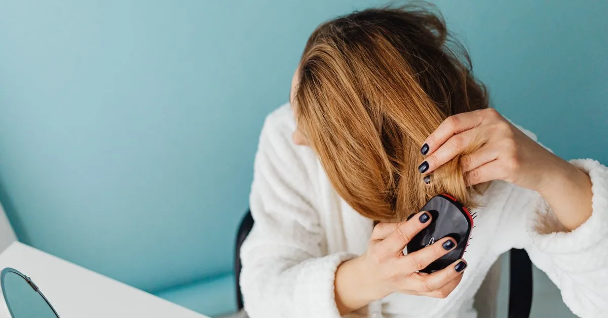 découvrez nos conseils et produits essentiels pour des soins capillaires efficaces et adaptés à tous types de cheveux.
